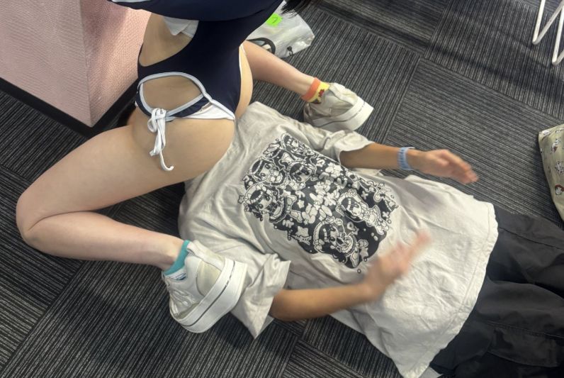 【画像】地下アイドルのイベント 半分風俗みたいになるwwwwwwwwwww